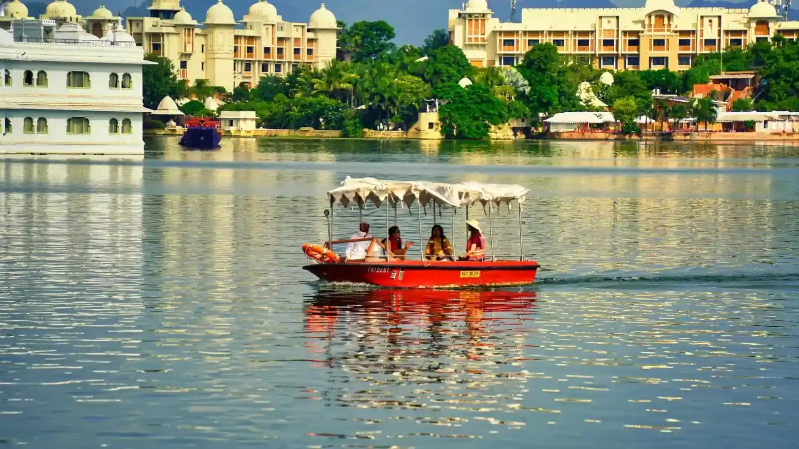 7 Days Udaipur, Jodhpur, Jaisalmer, Pushkar & Jaipur Tour Package – Explore the Best of Rajasthan in a Week
