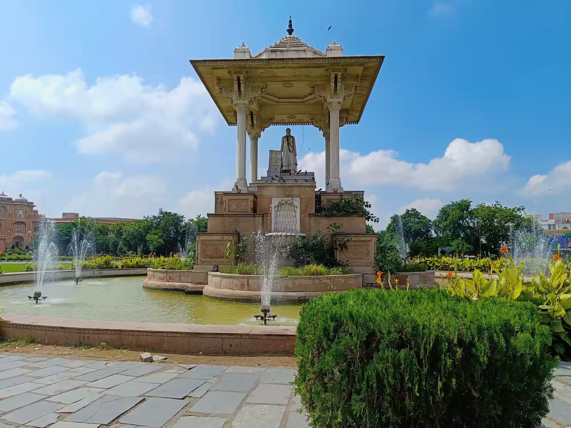 Statue Circle